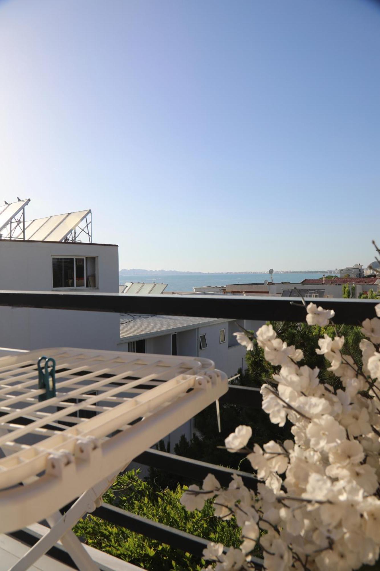 Sea View Apartments Golem  Luaran gambar